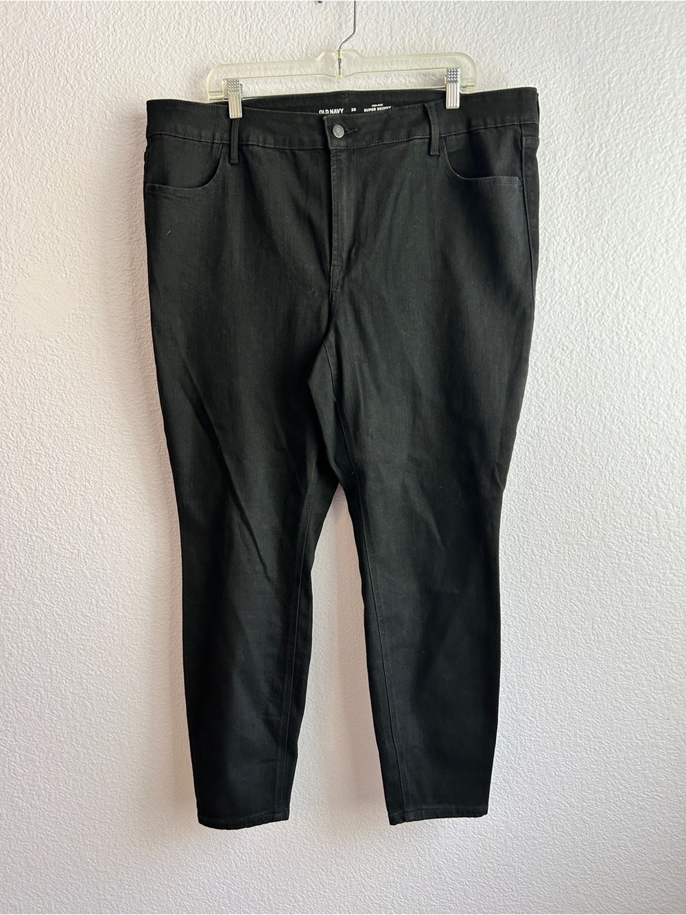 Old Navy High Rise Super Skinny Black Jeans• Used • Size: 20